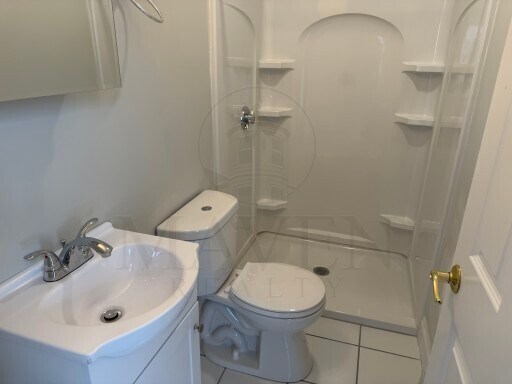 Building Photo - 60 Bonair St