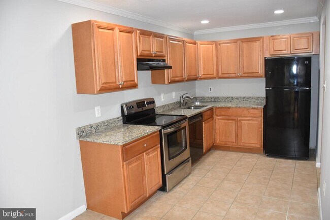 Building Photo - 10665 Myrtle Oak Ct