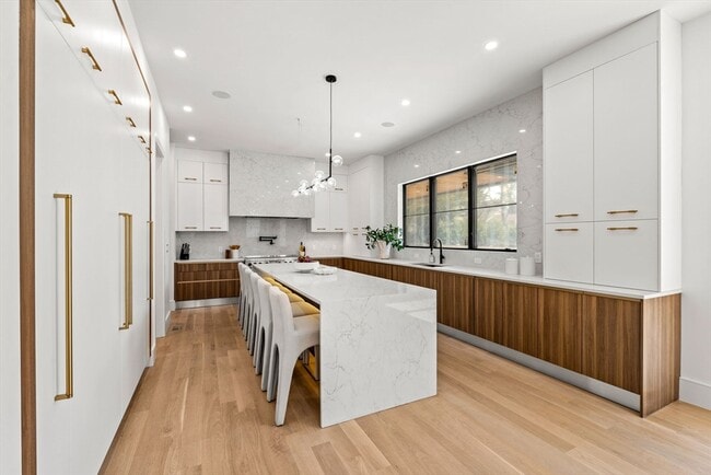Building Photo - 93 Sevland Rd
