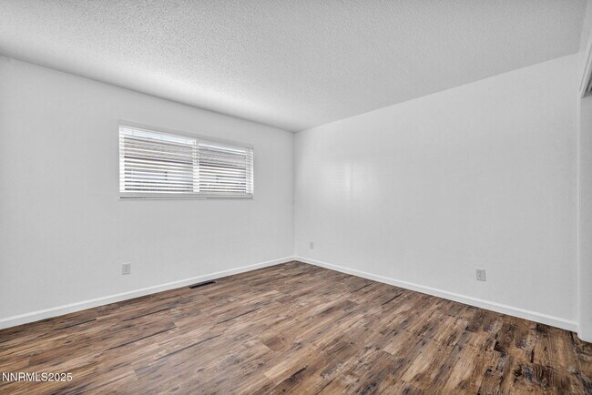 Building Photo - 1640 York Wy