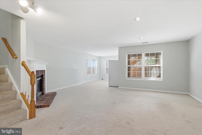 Building Photo - 8731 Farnham Way