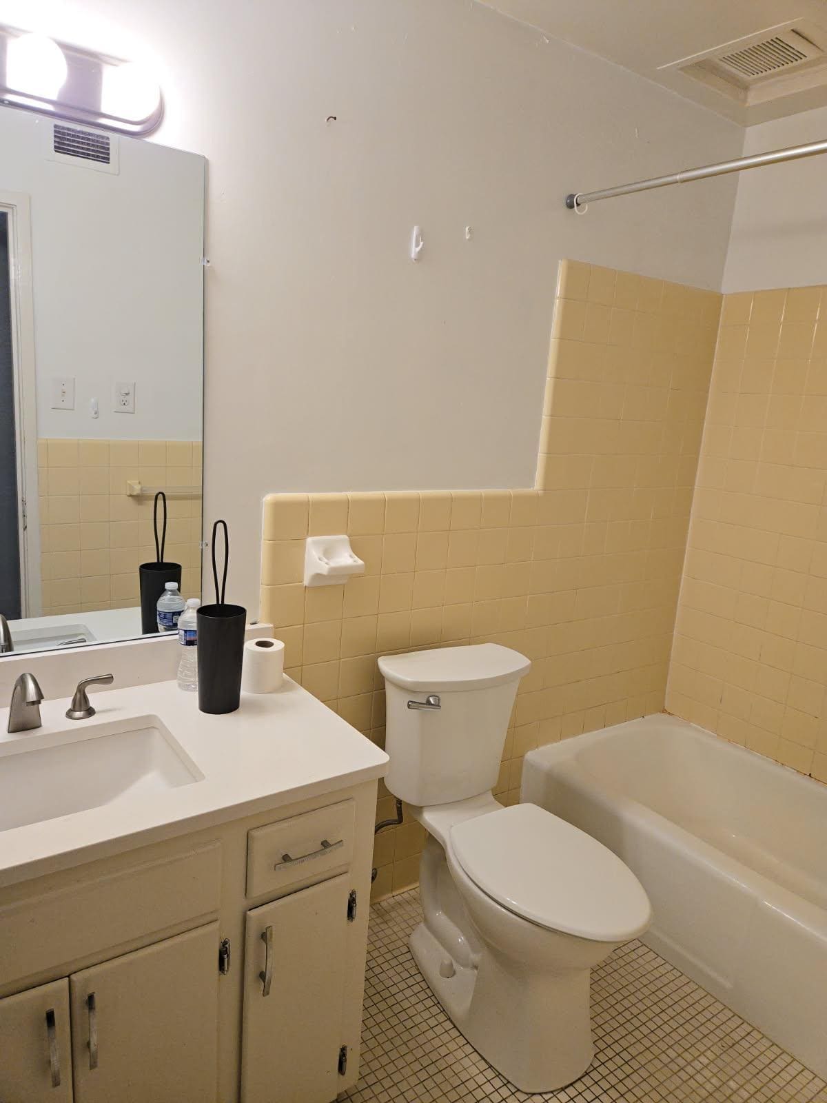 Bathroom - 2915 Bayview Blvd