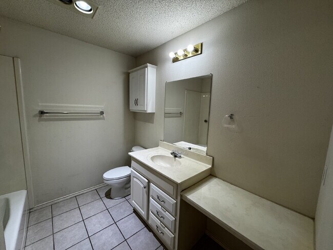 Building Photo - Stunning Duplex Featuring Hardwood Floorin...
