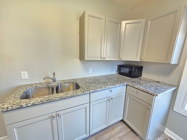 Building Photo - 115 N 46th St