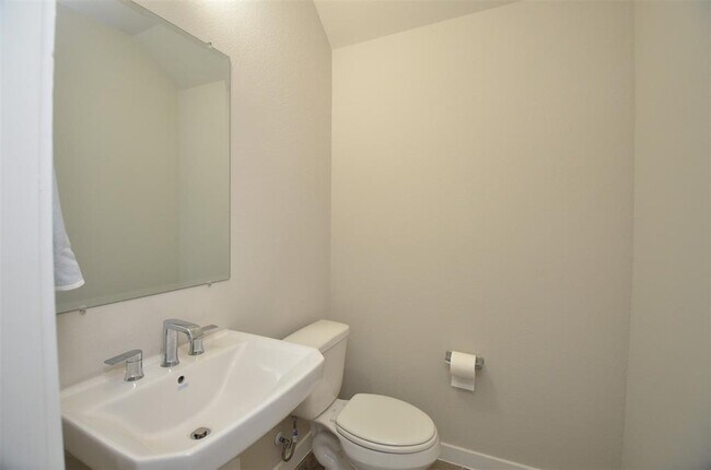 Building Photo - 28615 Halle Ray Dr