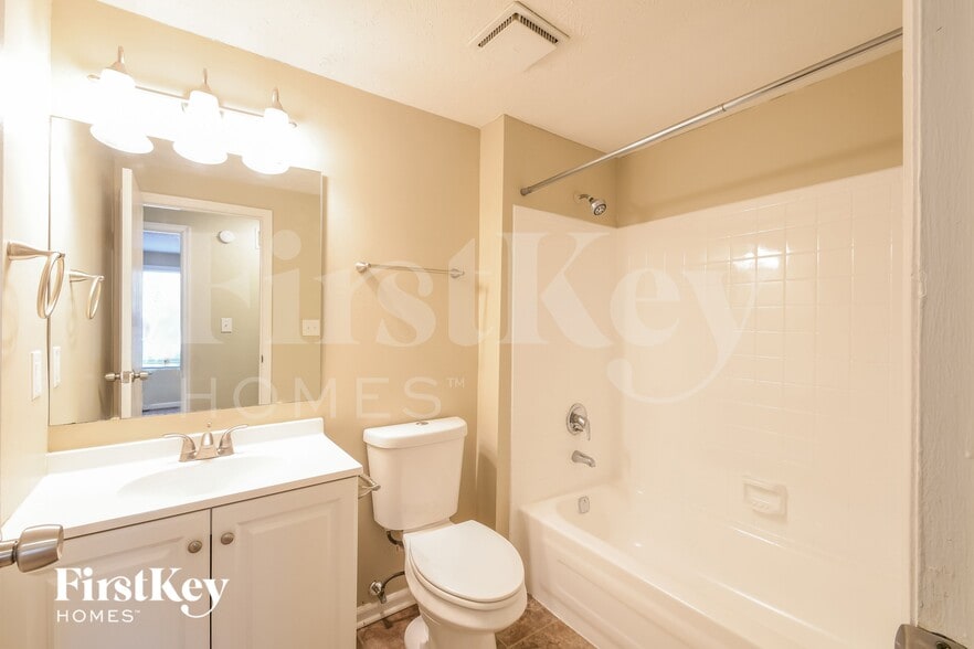 Building Photo - 639 Shady Creek Ct
