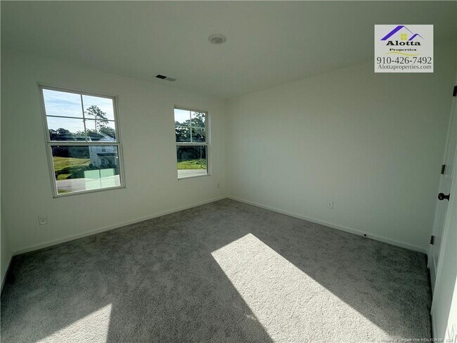 Building Photo - 156 Hanover Dr