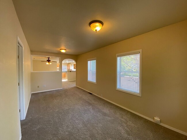 Building Photo - Charming Two Bedroom Napa Home for Rent – ...