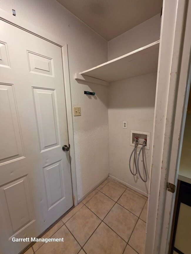 Building Photo - 1703 Taylor St