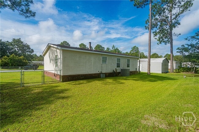 Building Photo - 75 Willow Ln