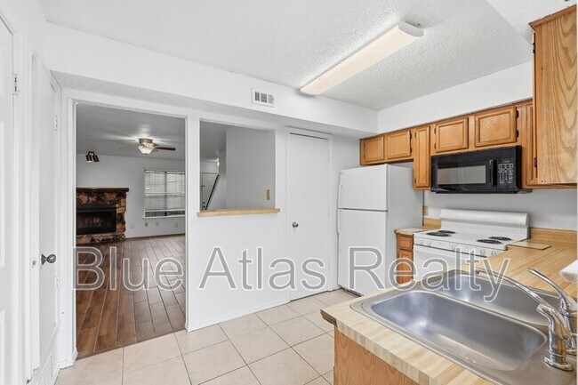 Building Photo - 2713 Wimbledon Ct