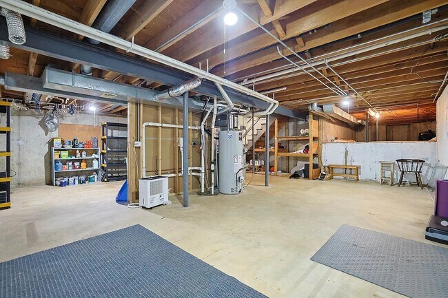 Building Photo - 1410 Huntington Dr