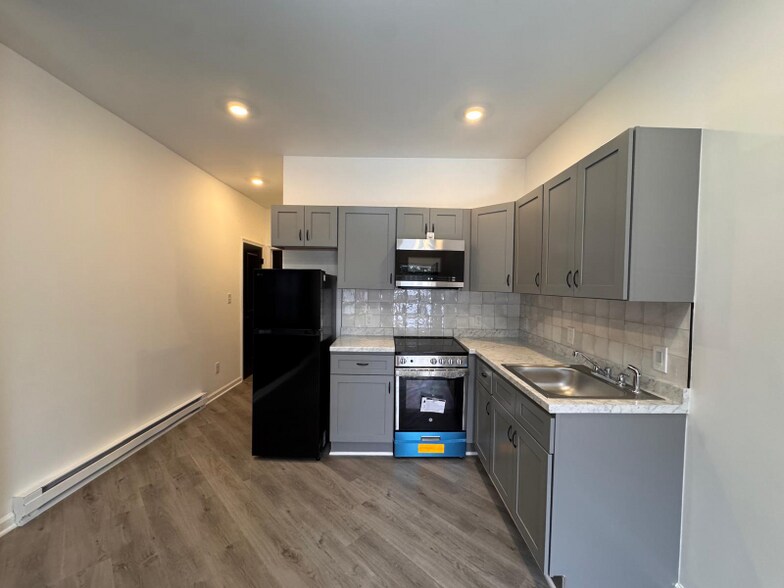 Building Photo - 4921 Haverford Ave