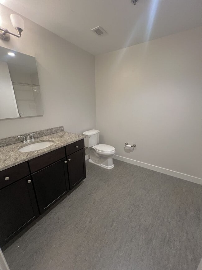 Building Photo - Putnam Hotel – $2,041 – 1 Bedroom/1 Bathroom, 755 SQ.FT. – UTILITIES INCLUDED
