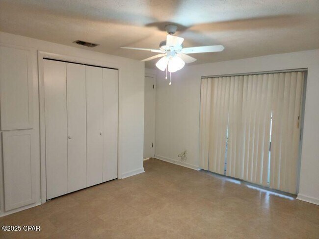 Building Photo - 412 W 26th St