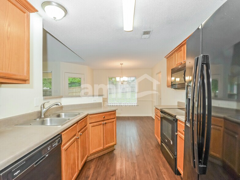 Building Photo - 1315 Chatman Cove