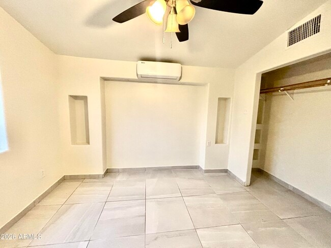 Building Photo - 2417 N Franklin St