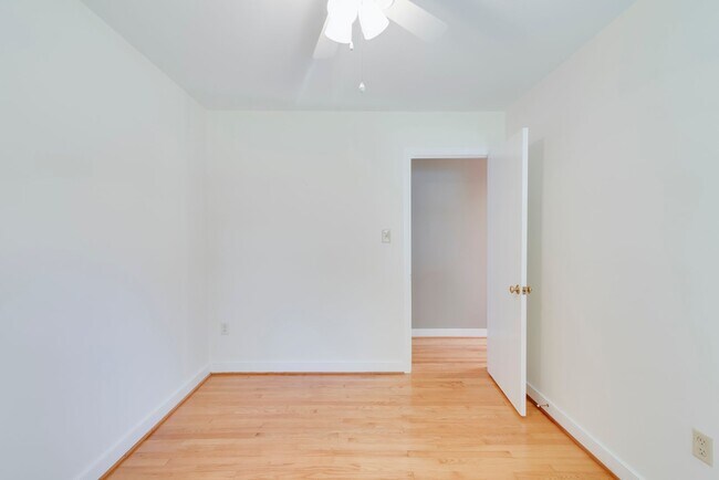 Building Photo - 8406 Holly Hill Rd