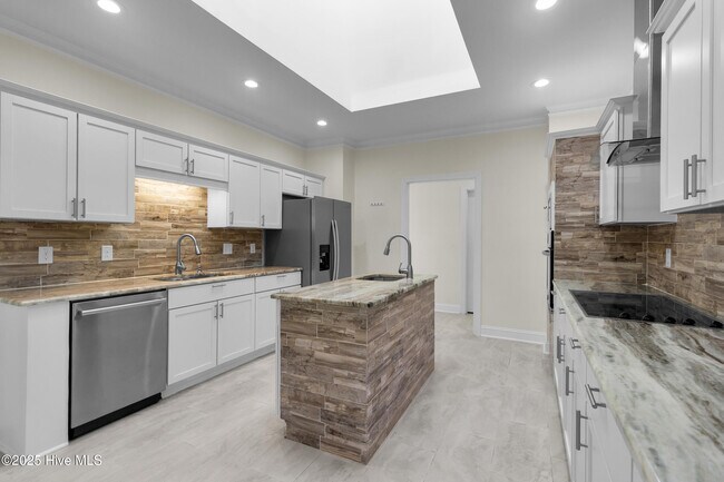 Building Photo - 1216 Barkentine Dr