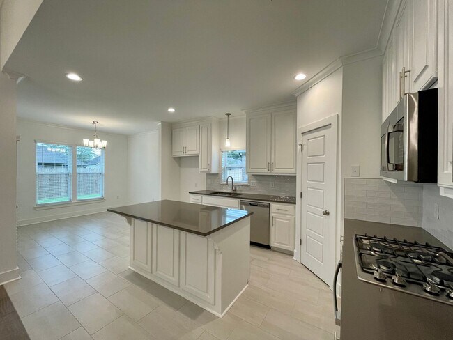 Building Photo - 14030 Trailhead Dr