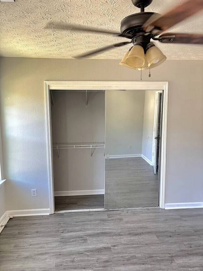 Building Photo - 3 Bed and 2 Bath Home in Atlanta!