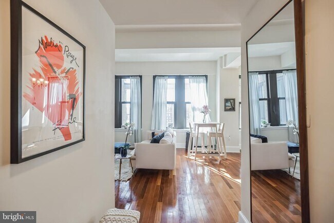 Building Photo - 1500 Chestnut St