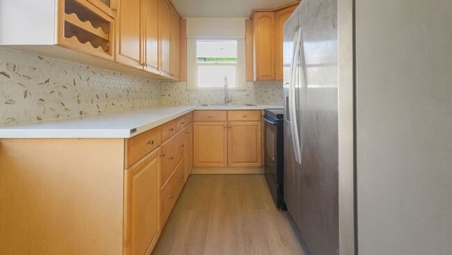 Building Photo - Updated West Seattle Two-Bedroom Home