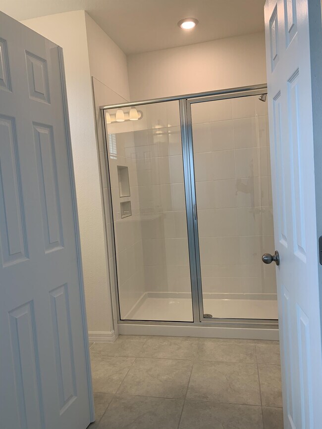 Building Photo - 10360 Austrina Oak Lp