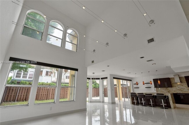 Building Photo - 7333 NW 108th Ct