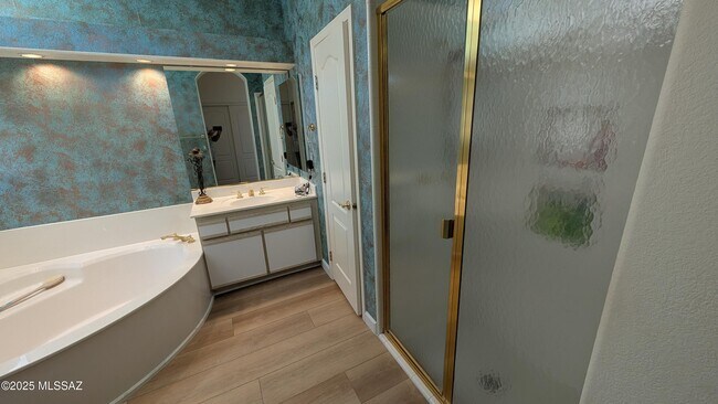 Building Photo - 38325 S Mountain Site Dr