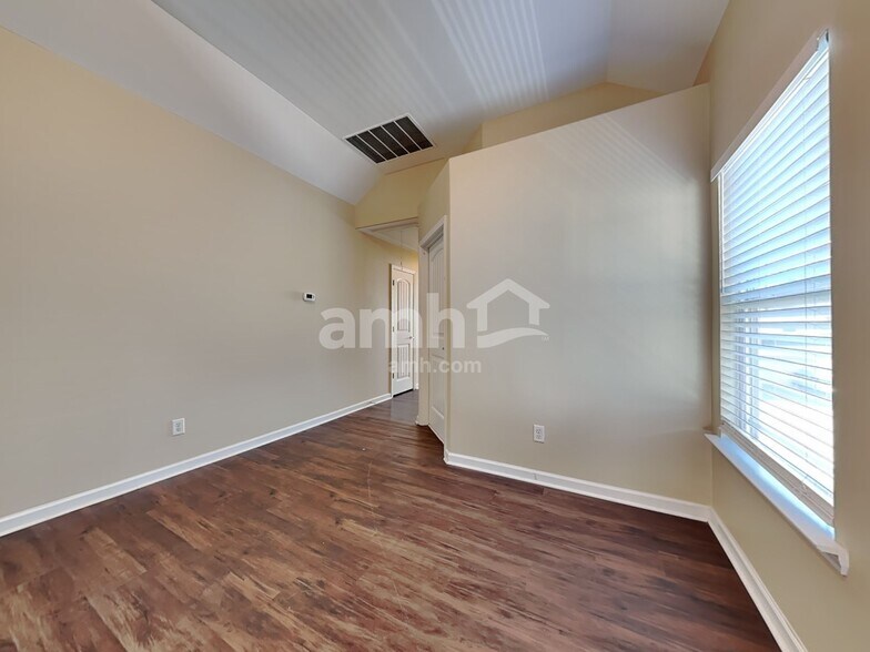 Building Photo - 45 Chey Hill Ln