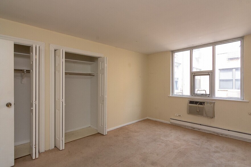 Building Photo - 1451 N Dearborn