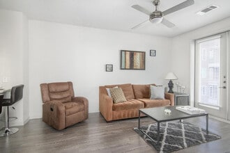 Building Photo - 4105 McKinney Ave