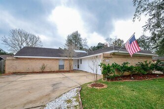 Building Photo - 15815 Boulder Oaks Dr