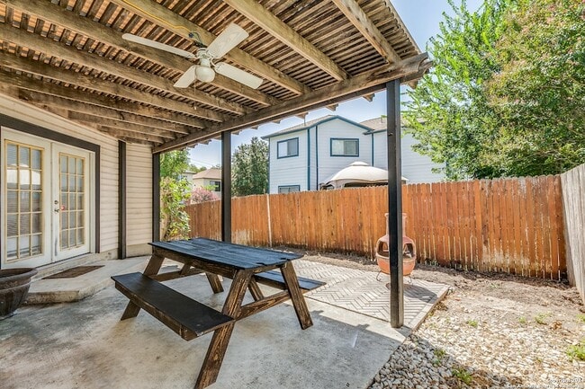 Building Photo - 5002 River Kenton