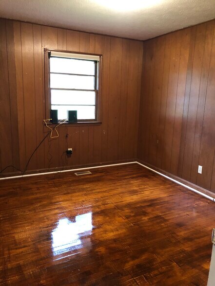 Building Photo - 1846 Colony Dr