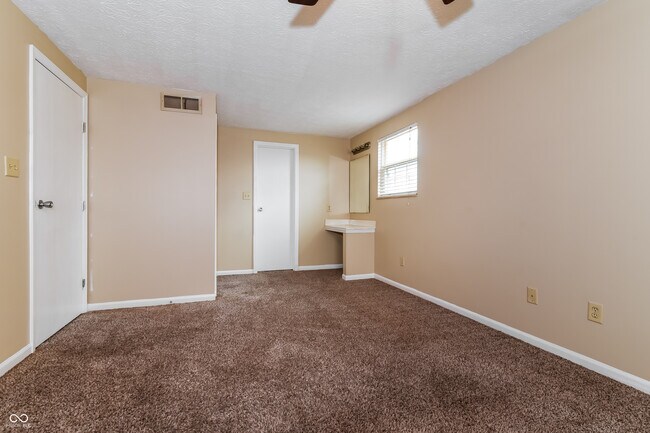 Building Photo - 7727 Maradona Dr S
