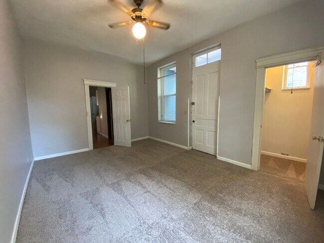 Building Photo - 55 Parker St