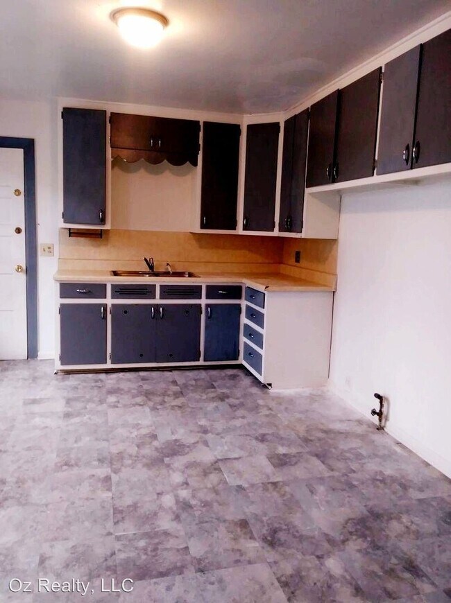 Building Photo - 837 Colburn St