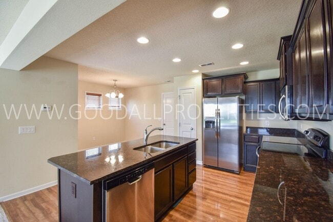 Building Photo - 2-Primary Suite Bedrooms, 2.5-Bath End-Unit Townhome in West Des Moines with Attached 2-Car Garage