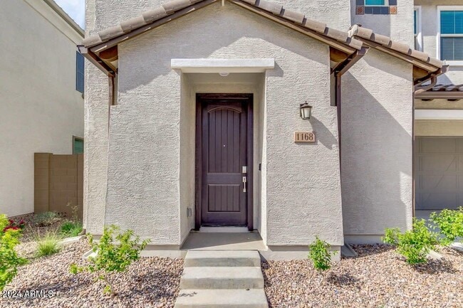 Building Photo - 1168 E Sabino Dr