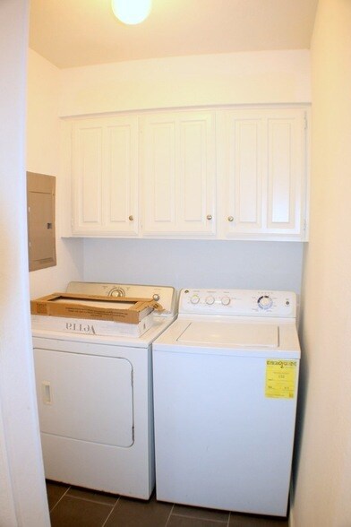 Building Photo - 5100 Allendale Rd