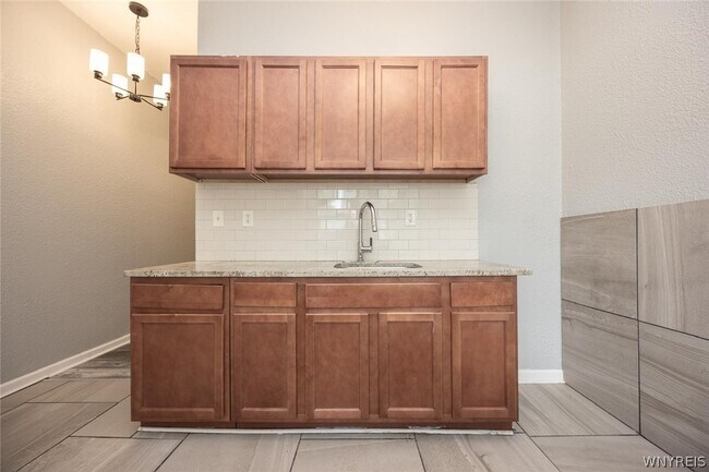 Building Photo - 1023 15th St