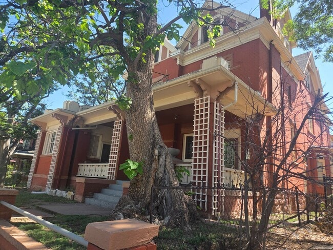 Building Photo - Charming 1-Bedroom Apartment in Denver's Capitol Hill Neighborhood