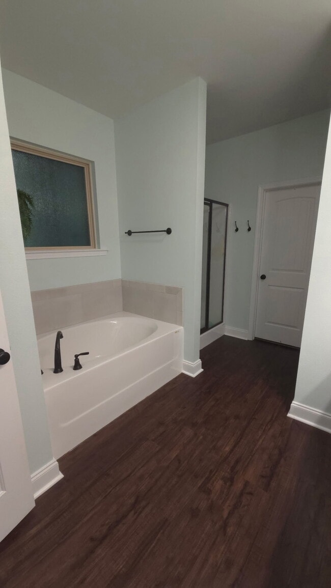 Building Photo - 23553 District Dr