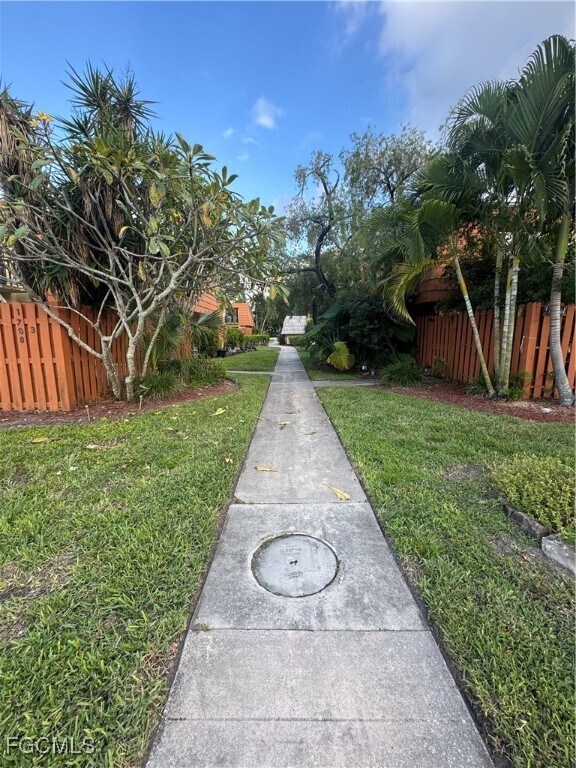 Building Photo - 1708 Park Meadows Dr