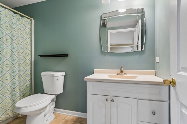 Building Photo - 382 Vaughn Cir