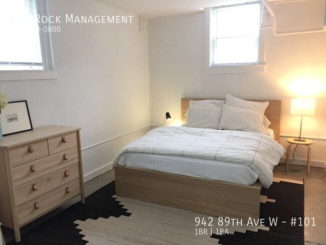 Building Photo - 942 89th Ave W