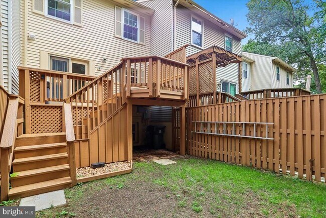Building Photo - 5834 Waterdale Ct
