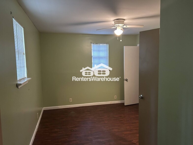 Building Photo - 629 Seminole Cir